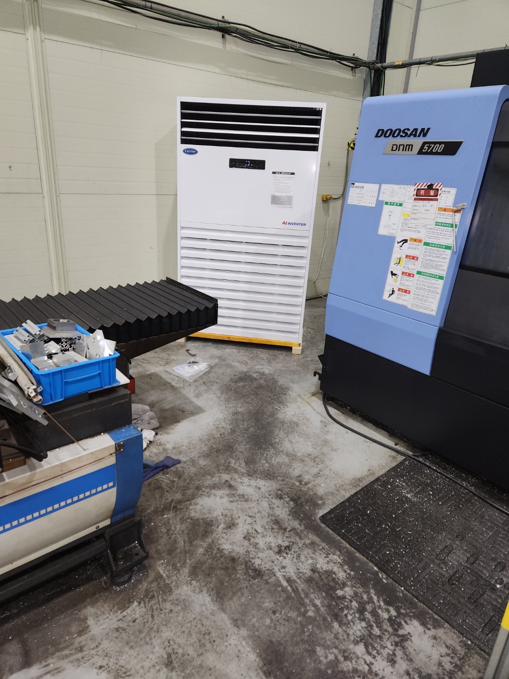 60평 공장, 스탠드형 1대로 깔끔하게 냉난방 시공한 사례